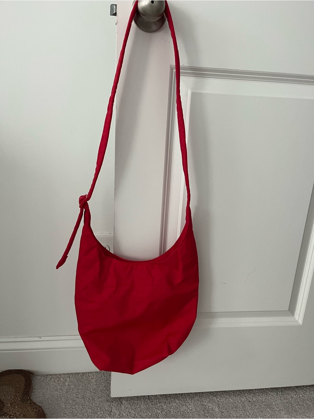 BAGGU Small Sling Candy Apple Bag - Picture 3 of 3